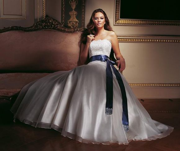 Caroline Castigliano ~ An Interview With The Top International, and British Bridal Wear Designer...