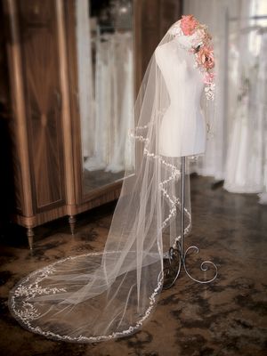 Vintage-vineThe Vintage Vine wedding veil, by Claire Pettibone...