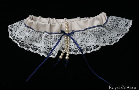 Garter, by Royst and Aran...