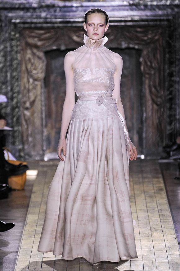 Valentino Spring 2011 Haute Couture ~ Dreamy Wedding Dress Inspiration ...