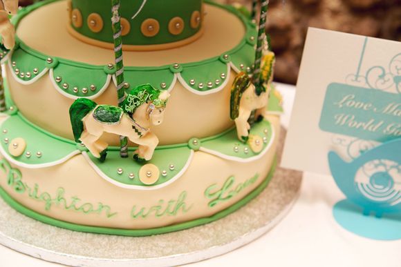 Green Wedding Cakre, Carousel wedding cake