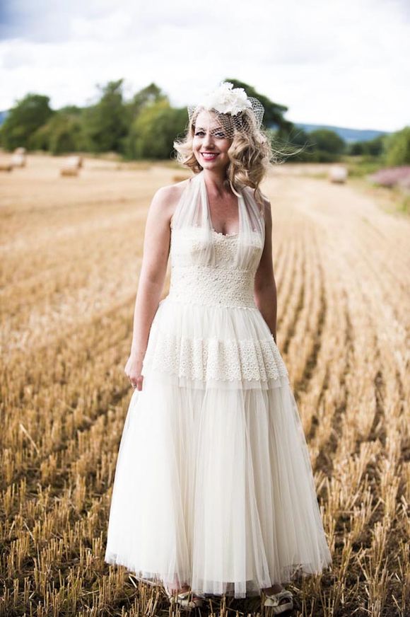 A 1940s Vintage Wedding Dress For An English Country Wedding