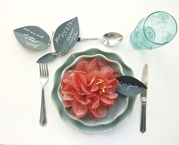 Paper pom pom place setting by Berinmade