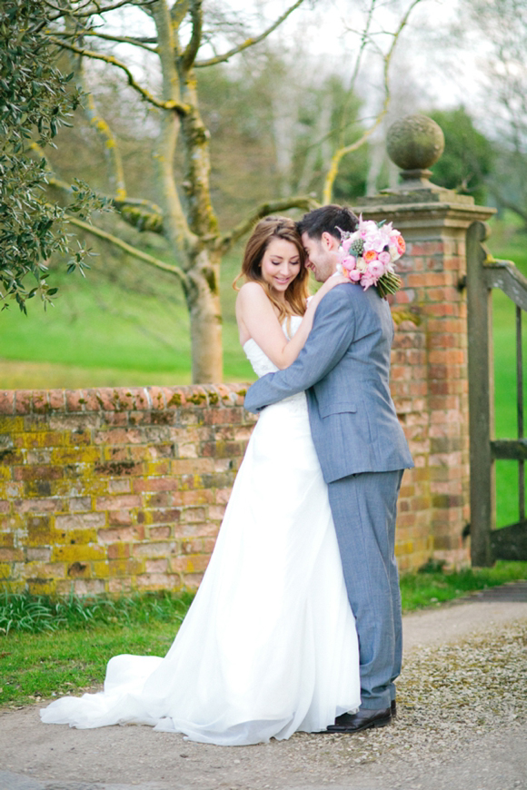 Countryside and Pretty ~ Floral Heaven in the Fields, by Hampshire Wedding Photographer Naomi Kenton...