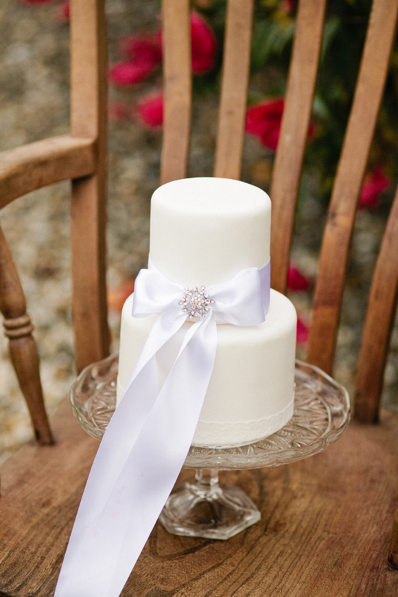 Countryside and Pretty ~ Floral Heaven in the Fields, by Hampshire Wedding Photographer Naomi Kenton...