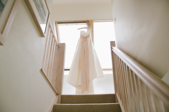 A Jim Hjelm Pocket Wedding Dress for a Rustic Country Wedding, Photos by Green Photographic