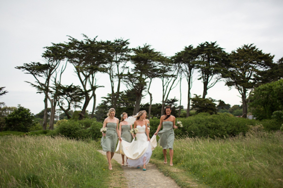 A Jim Hjelm Pocket Wedding Dress for a Rustic Country Wedding, Photos by Green Photographic
