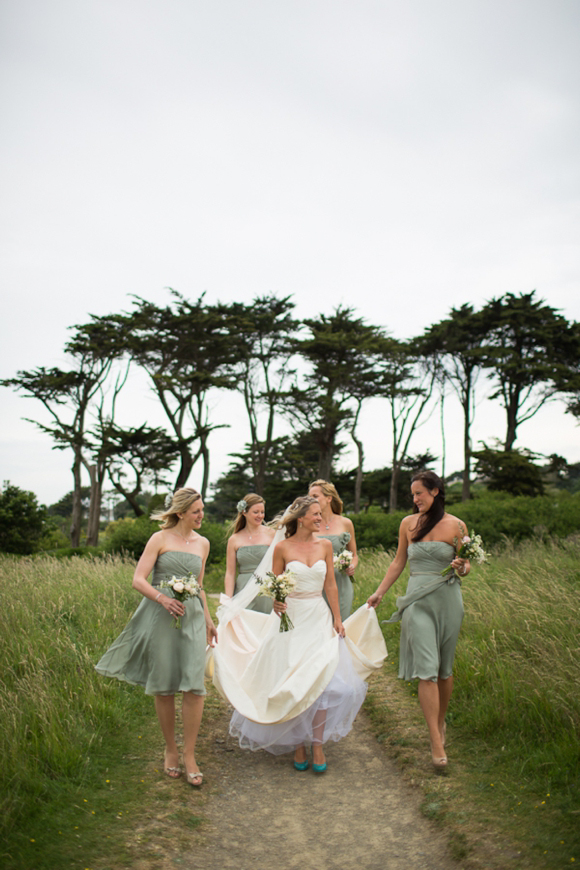 A Jim Hjelm Pocket Wedding Dress for a Rustic Country Wedding, Photos by Green Photographic