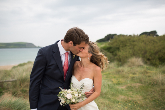 A Jim Hjelm Pocket Wedding Dress for a Rustic Country Wedding, Photos by Green Photographic