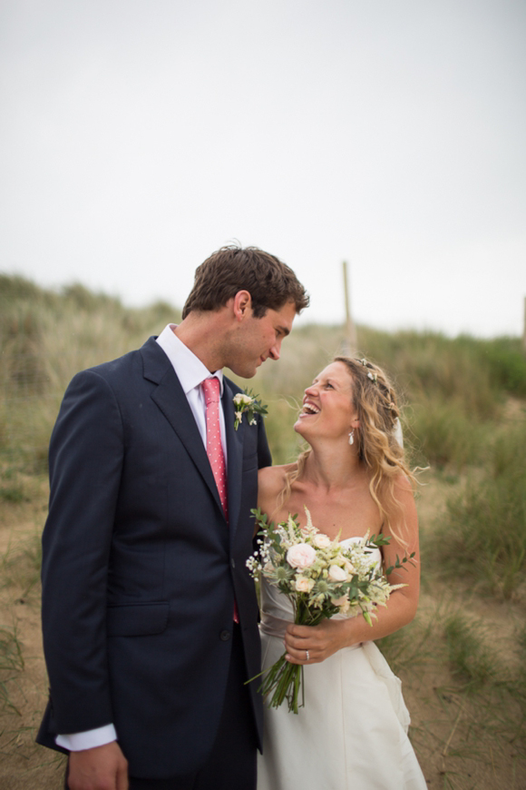 A Jim Hjelm Pocket Wedding Dress for a Rustic Country Wedding, Photos by Green Photographic