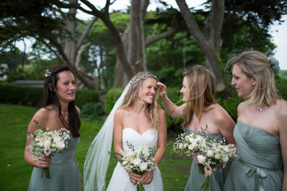 A Jim Hjelm Pocket Wedding Dress for a Rustic Country Wedding, Photos by Green Photographic