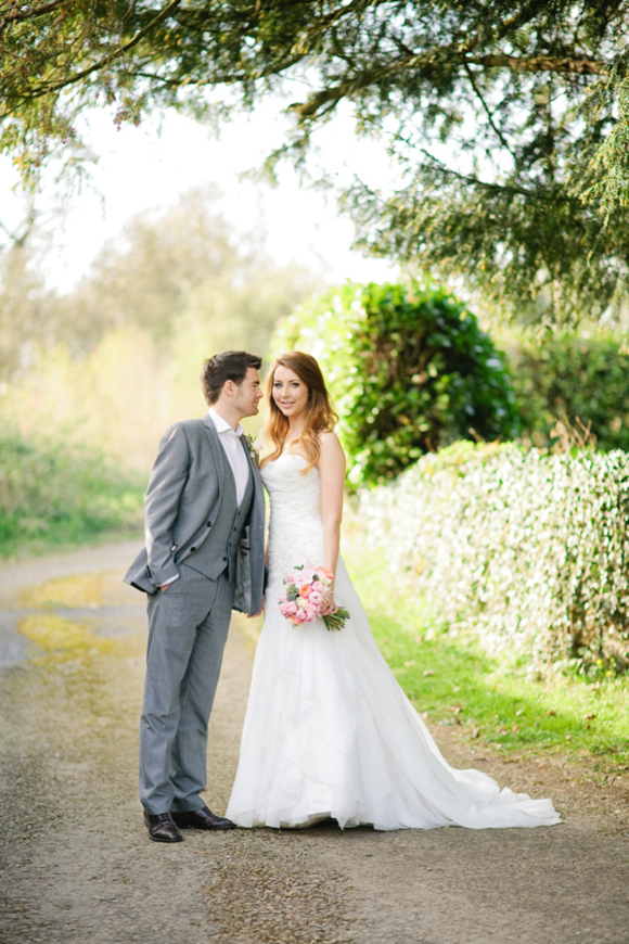 Countryside and Pretty ~ Floral Heaven in the Fields, by Hampshire Wedding Photographer Naomi Kenton...