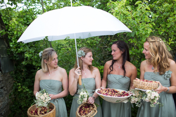 A Jim Hjelm Pocket Wedding Dress for a Rustic Country Wedding, Photos by Green Photographic