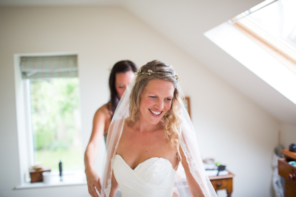 A Jim Hjelm Pocket Wedding Dress for a Rustic Country Wedding, Photos by Green Photographic