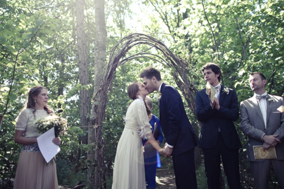 A woodland wedding with daisies