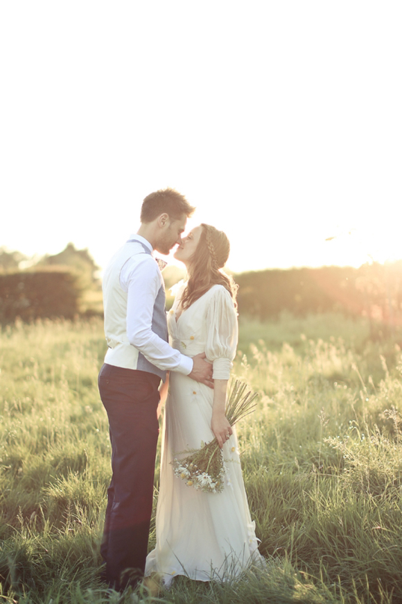 A woodland wedding with daisies