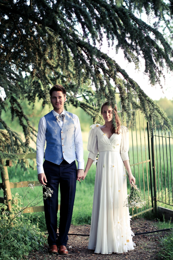 A woodland wedding with daisies