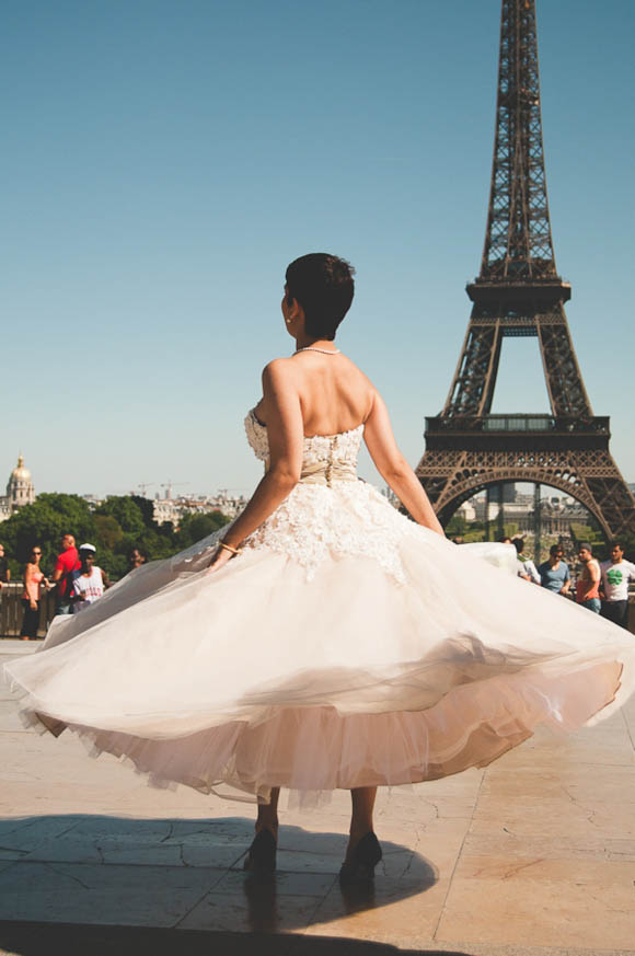 An Audrey Hepburn inspired pre wedding shoot in Paris