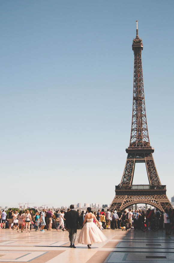 An Audrey Hepburn inspired pre wedding shoot in Paris