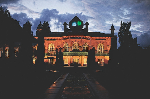 A multicultural Indian English wedding at Sezincote House photography by John Day