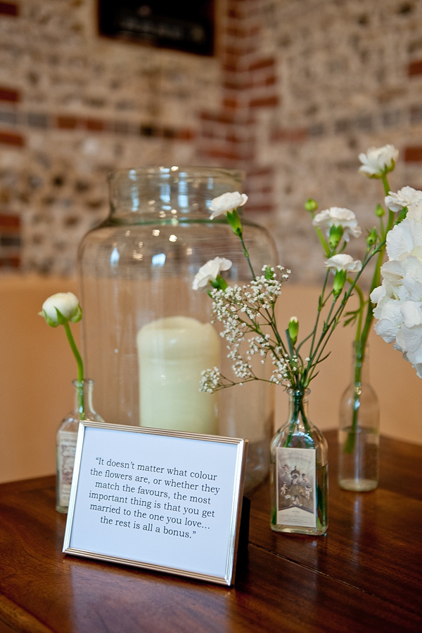 Jenny Packham Barn Wedding // Photography by Anna Rosell 