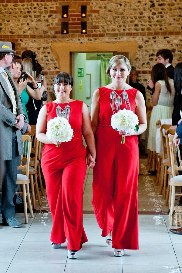 Jenny Packham Barn Wedding // Photography by Anna Rosell 