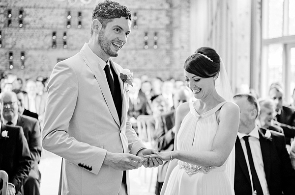 Jenny Packham Barn Wedding // Photography by Anna Rosell 