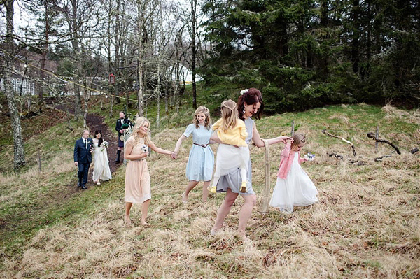 Scottish Highlands Wedding // Inshriach House // 1960s Edwardian Whimsical Wedding // Photography by Helen Abraham