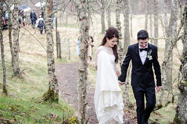 Scottish Highlands Wedding // Inshriach House // 1960s Edwardian Whimsical Wedding // Photography by Helen Abraham