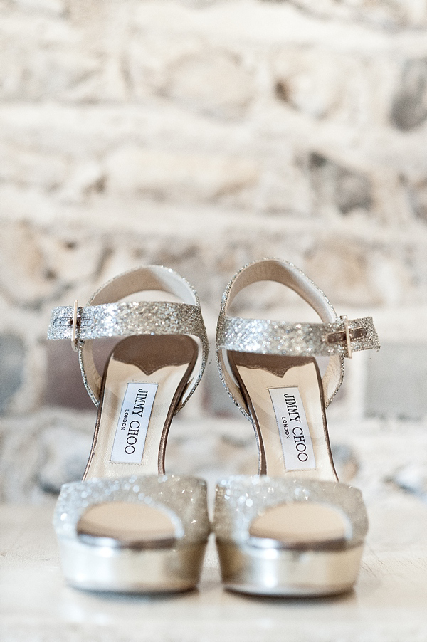 Jenny Packham Barn Wedding // Photography by Anna Rosell 