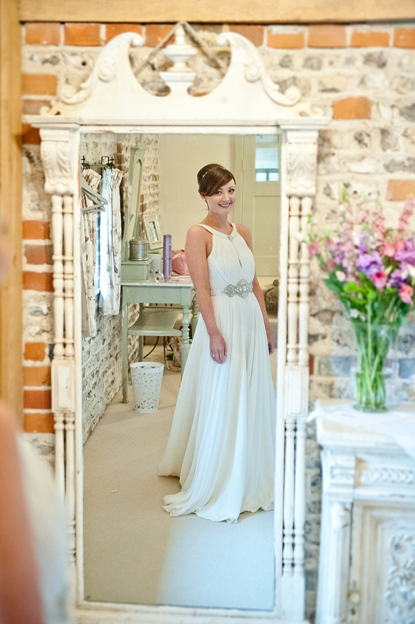 Jenny Packham Barn Wedding // Photography by Anna Rosell 