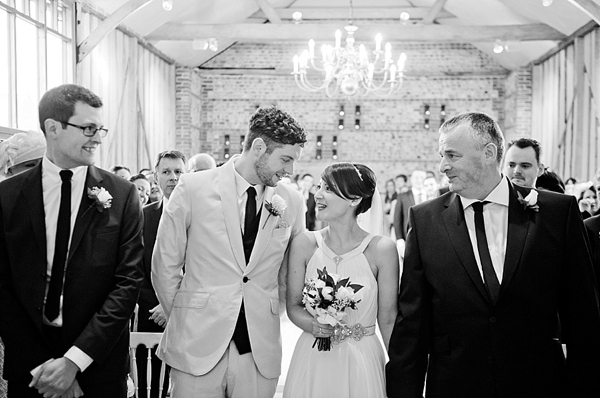 Jenny Packham Barn Wedding // Photography by Anna Rosell 