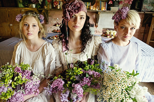 Hippy Bride // Eclectic Bride // Ancient Woodland Inspired Wedding // Photography by Joanna Millington // Venue Keeper And The Dell at Norfolk