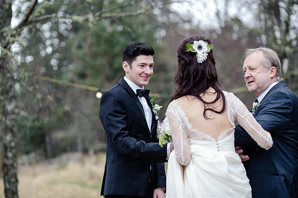 Scottish Highlands Wedding // Inshriach House // 1960s Edwardian Whimsical Wedding // Photography by Helen Abraham