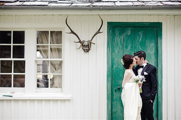 Scottish Highlands Wedding // Inshriach House // 1960s Edwardian Whimsical Wedding // Photography by Helen Abraham