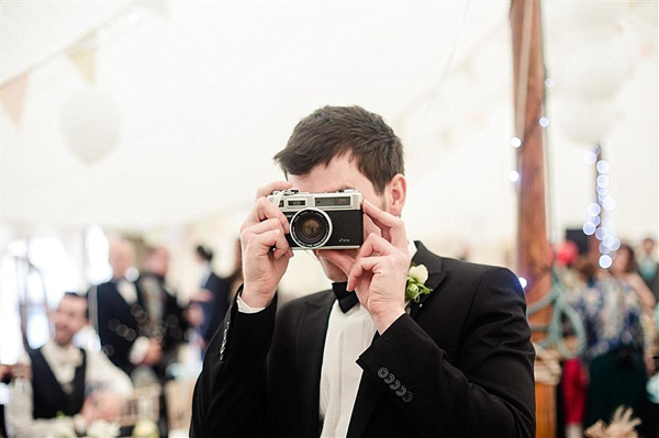 Scottish Highlands Wedding // Inshriach House // 1960s Edwardian Whimsical Wedding // Photography by Helen Abraham