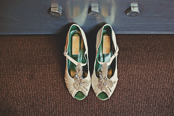 A 1920s an 1930s Art Deco Inspired Wedding // Francesca Wedding Dress by Jenny Packham // Photography by Laura McCluskey