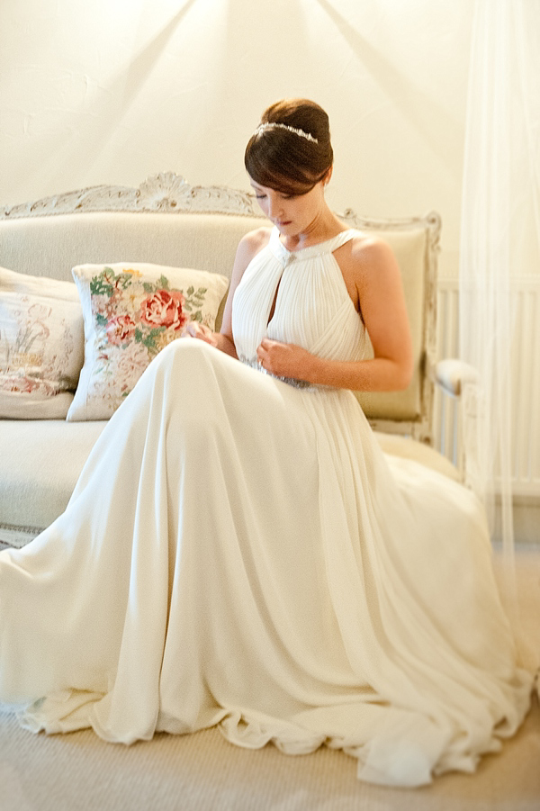 Jenny Packham Barn Wedding // Photography by Anna Rosell 