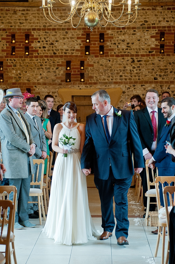 Jenny Packham Barn Wedding // Photography by Anna Rosell 
