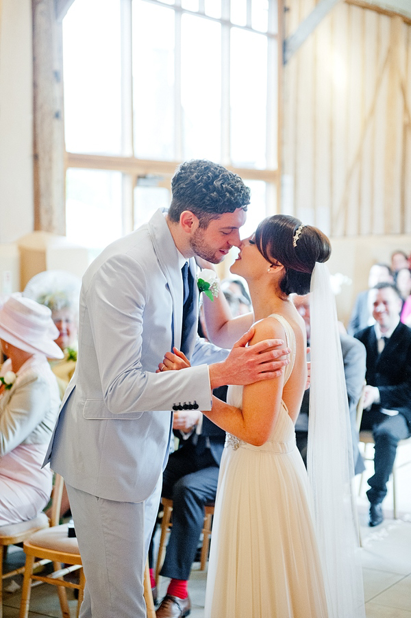 Jenny Packham Barn Wedding // Photography by Anna Rosell 