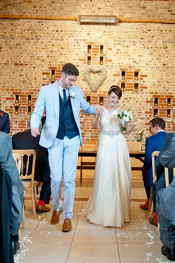 Jenny Packham Barn Wedding // Photography by Anna Rosell 