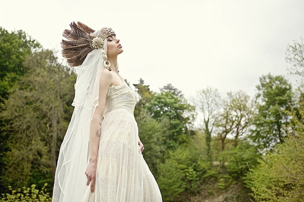 Hippy Bride // Eclectic Bride // Ancient Woodland Inspired Wedding // Photography by Joanna Millington // Venue Keeper And The Dell at Norfolk