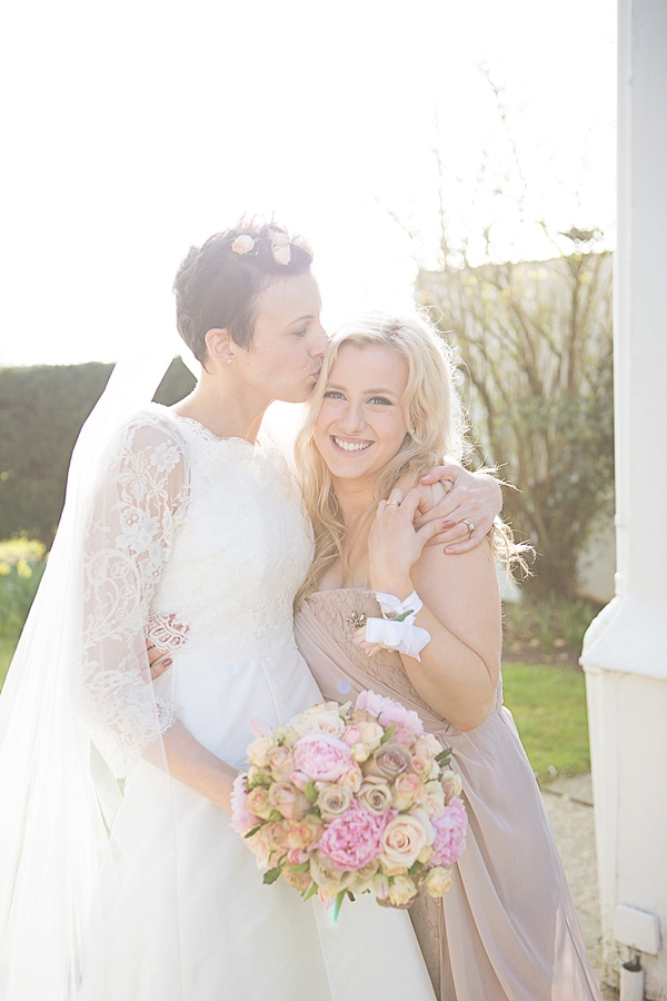 Pastel pink and pretty Spring Time Wedding // Photography by Julia And You