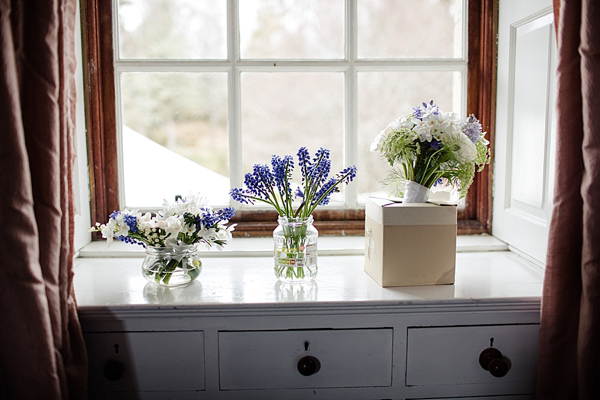 Scottish Highlands Wedding // Inshriach House // 1960s Edwardian Whimsical Wedding // Photography by Helen Abraham