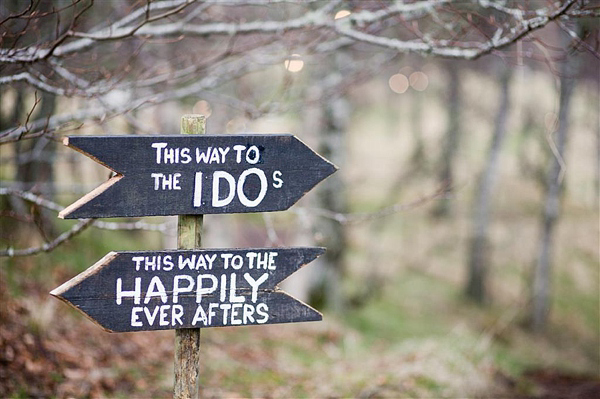 Scottish Highlands Wedding // Inshriach House // 1960s Edwardian Whimsical Wedding // Photography by Helen Abraham