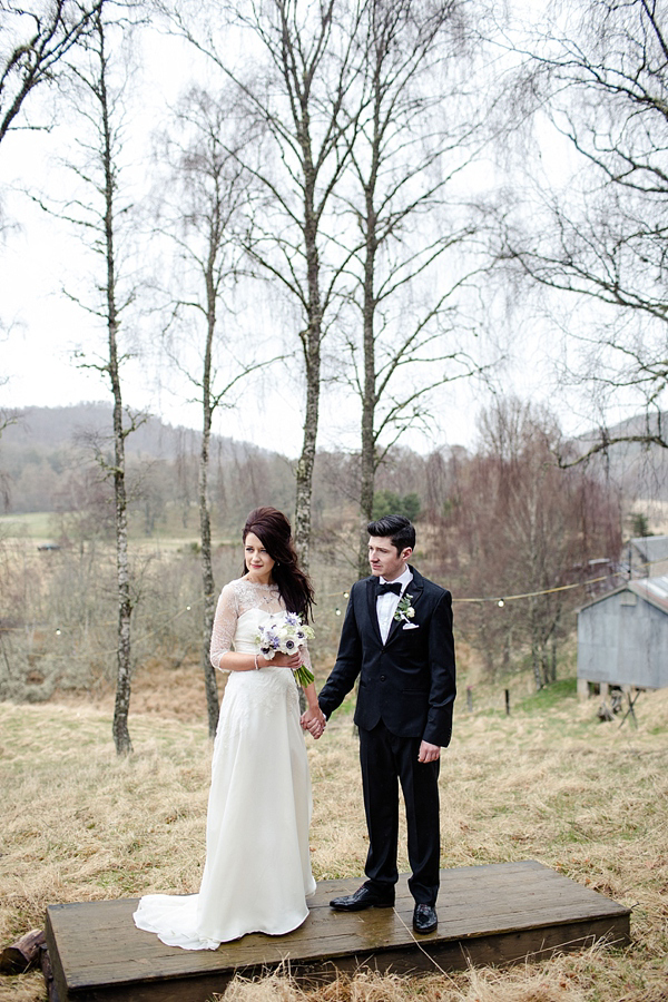 Scottish Highlands Wedding // Inshriach House // 1960s Edwardian Whimsical Wedding // Photography by Helen Abraham