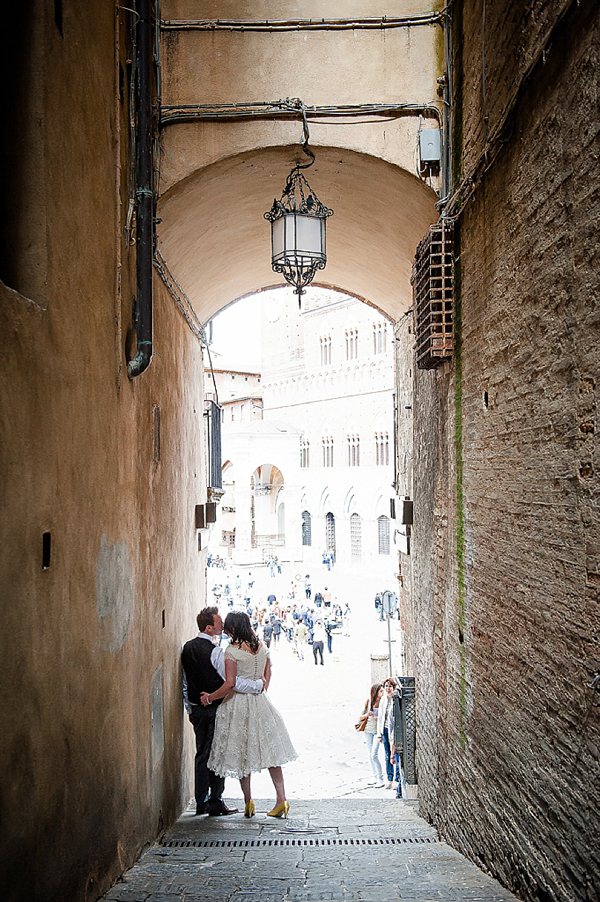 Tuscany wedding, Joanne Fleming wedding dress, Dominic Wright photography