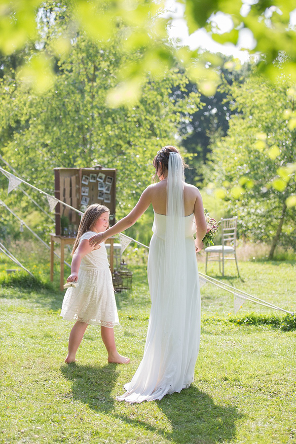 Woodland wedding, eco-friendly wedding, vintage sofas, Sarah Legge Photography