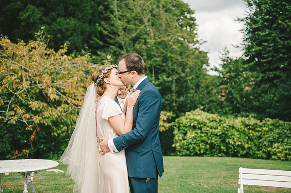 Outdoor Humanist wedding, 1930s vintage wedding dress, vintage wedding, Autumn wedding, September wedding, Photography by Ellie Gillard, find out more at  www.elliegillard.co.uk