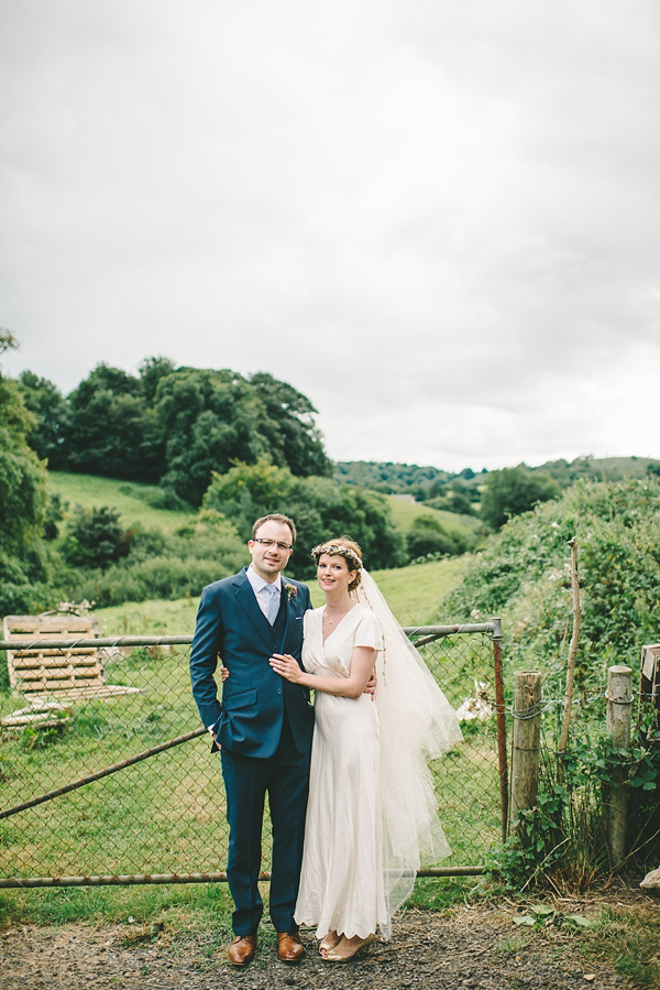 Outdoor Humanist wedding, 1930s vintage wedding dress, vintage wedding, Autumn wedding, September wedding, Photography by Ellie Gillard, find out more at  www.elliegillard.co.uk